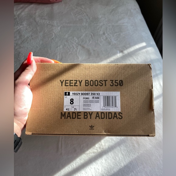 Cinder Adidas Yeezy Boost 350 V2 - Picture 10 of 13